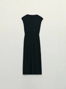 Платье миди приталенного кроя / Zarina