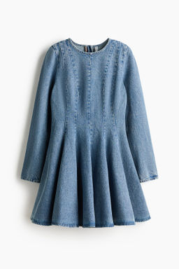 Vestido denim con falda acampanada