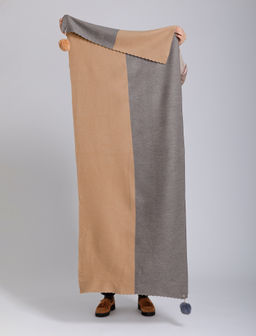 в составе шерсть Большой, мягкий, теплый двусторонний палантин с рисунком в стиле арт-деко. - Tantino фото 2