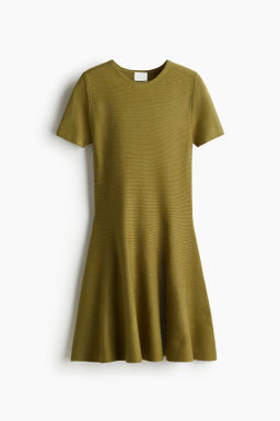 Vestido en punto de canal?