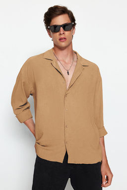 TRENDYOL MAN Beyaz Oversize Fit Apas Yaka Yazl?k Keten Gorunumlu Gomlek TMNSS23GO00053