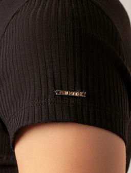 Футболка из фактурного трикотажа в рубчик - Vilatte фото 3