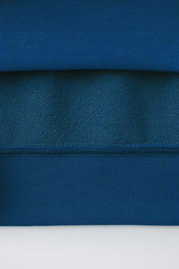 SUDADERA MANGA CORTA TEXTO RELIEVE / Azul?n - Zara фото 4