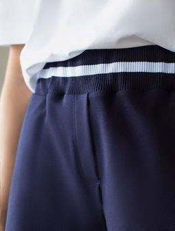 D48.009 Шорты женские т.синий