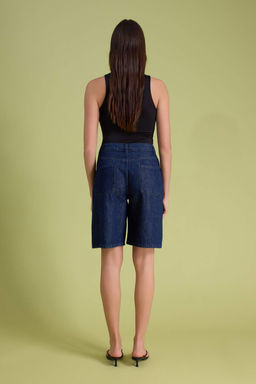 Koyu Mavi Yuksek Bel Denim Bermuda TWOSS26SR00161 - Trendyolmilla фото 6