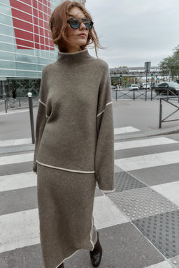 KNIT JUMPER WITH CONTRAST TRIMS