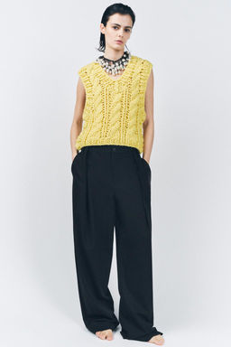 THICK KNIT WAISTCOAT