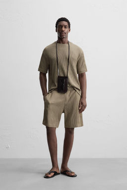 IRREGULAR TEXTURE T-SHIRT