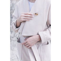 Брошь «Пчелка» с бусиной, цветная в золоте