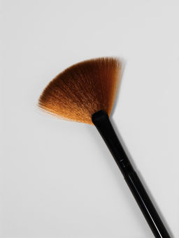 Цена за 2 шт. Кисть для макияжа, веерная, 14 (±1) см, коричневая