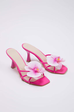 Trendyol Shoes Fusya Cicek Detayl? Kare Burun Kad?n Ince Topuklu Terlik TAKSS25TO00106 - Trendyolmilla фото 3
