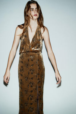 SEQUINNED VELVET HALTER MIDI DRESS - Zara фото 4