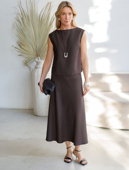 Юбка миди с разрезом скроенная по косой из плотного лиоцелла