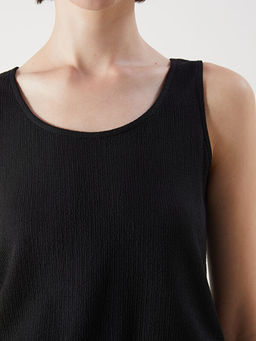 U Yaka Dokulu Kad?n Atlet