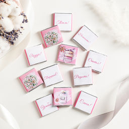 Набор 12 шоколадок "Сияй от счастья! С 8 марта! (девушка с подарком)"