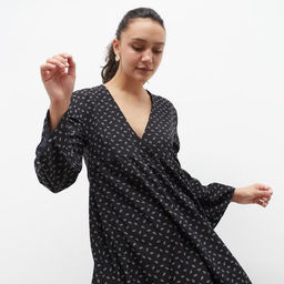 Платье женское короткое летнее MINAKU: Green trend, чёрное, размер 44