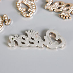 Цена за 10 шт. Декор для творчества пластик Queen, золото со стразами, 1.9×5×0.3 см