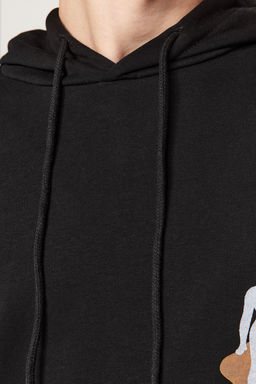 Siyah Oversize/Normal Kesim Kapusonlu S?rt Bask?l? Sweatshirt TMNAW24SW00194 - Trendyolmilla фото 3