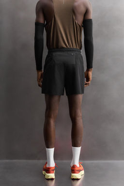 COLOUR BLOCK RUNNING SHORTS - Zara фото 11