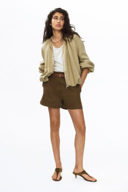 Pantal?n corto de sarga con cintur?n - H&m фото 4