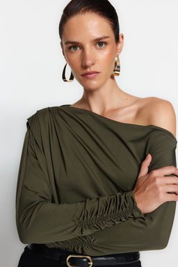 Trendyolmilla Siyah Asimetrik Yaka Dokumlu Esnek Orme Bluz TWOAW21BZ1383  фото 11