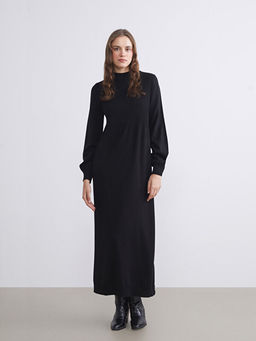 Dik Yaka Triko Elbise