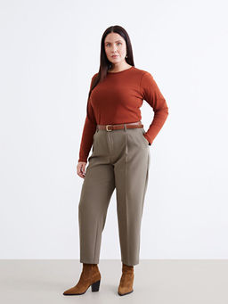 Beli Kemerli Loose Fit Kad?n Pileli Pantolon