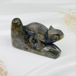 Фигурка резная Игуана из Лабрадора