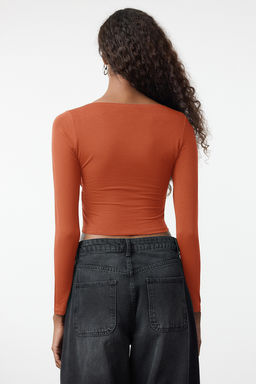 Tarc?n Derin Kruvaze Yaka Dantel Detayl? Uzun Kol Crop Pamuklu Esnek Orme Bluz TWOAW24BZ00291