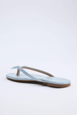 Ac?k Mavi Fiyonk Detayl? Kad?n Parmak Aras? Terlik TAKSS26TE00031