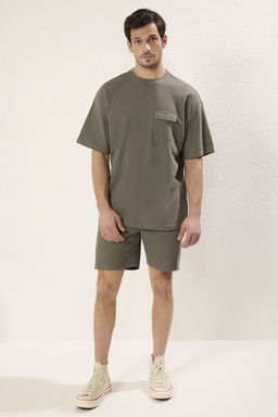 Haki Oversize/Genis Kesim Dokulu Cep Detayl? K?sa Kol T-shirt TMNSS25TS00061