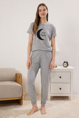 Trendyolmilla Ac?k Pembe Pamuklu Galaksi ve Slogan Bask?l? Orme Pijama Tak?m? THMSS25PT00385  фото 5