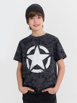Футболка для мальчиков с принтом в стиле милитари и печатью в виде звезды