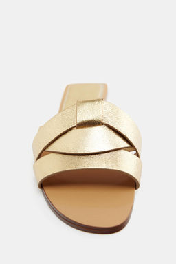 SANDALIA PLANA PIEL CRUZADA / Oro - Zara фото 4