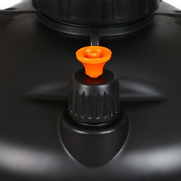 Опрыскиватель помповый, 5 л, термоусадка, пластиковый брандспойт, ОП-220, «Жук»