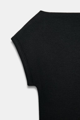 CAMISETA CUELLO BARCO / Negro - Zara фото 7