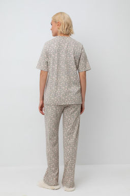 Е 20153/пыльно-оливковый,полевые цветы пижама жен