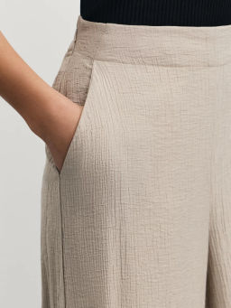 Широкие фактурные брюки из вискозы / Zarina  фото 5