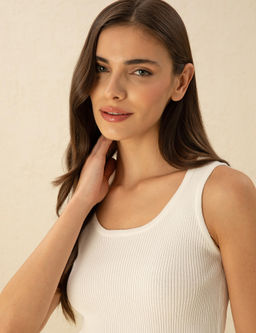 Beyaz Crop Top Triko Bluz