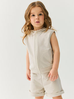 Жилет с капюшоном "Жемчуг" из облегченного футера 0+