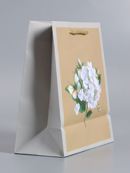 Пакет подарочный ламинированный «Белая гортензия», серо - бежевый, 18×22.3×10 см
