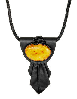 Колье из кожи Амазонка с медовым янтарём