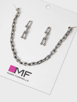 Набор украшений: серьги и колье