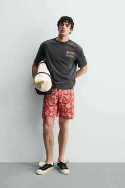 CAMISETA LAVADA ESTAMPADO SURF / Marr?n oscuro