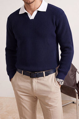 Lacivert Oversize/Geni_ Kesim Dokulu Kontrast Yaka Detayl_ Polo Yaka Triko Kazak TMNAW27KZ00016