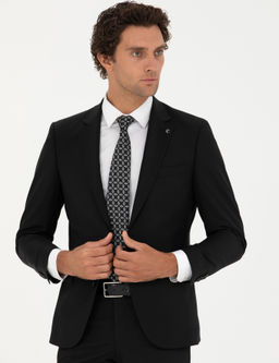 Черная классическая куртка из смесовой шерсти приталенного кроя