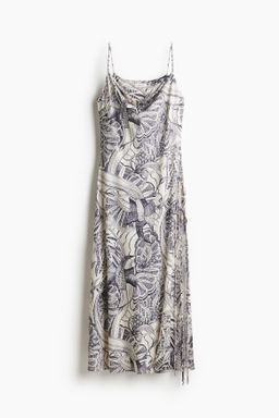 Vestido de tirantes con abertura lateral