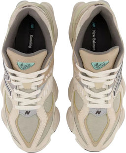 Кроссовки взрослые