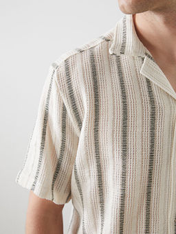 Regular Fit K?sa Kollu ?izgili Erkek G?mlek