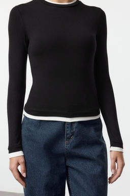 Siyah Renk Bloklu Fitted/Vucuda Oturan Viskon/Yumusak Kumasl? Esnek Orme Bluz TWOAW25BZ00114